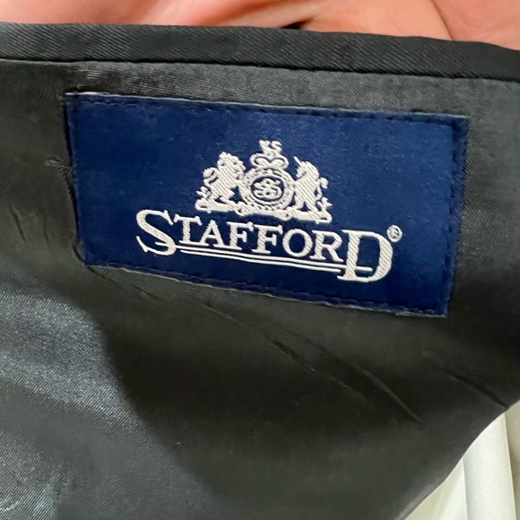STAFFORD MENS SPORTS BLAZER. SIZE 44L TWO BUTTON FRONT. POLY & WOOL BLEN… - Picture 2 of 9